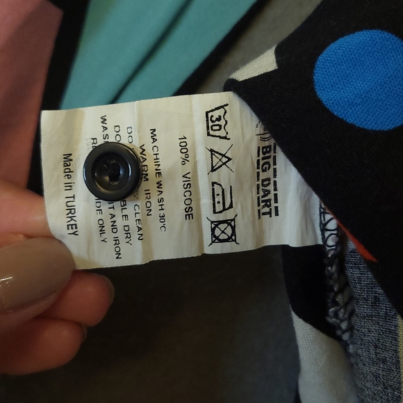 Big Dart Shirt  Women Medium Size UK14  Colorful - Picture 5 of 5